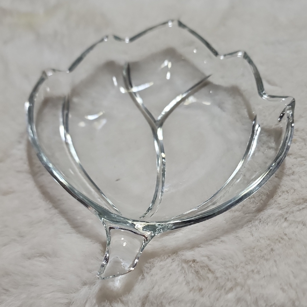 Clear Glass Leaf-Shaped Dish